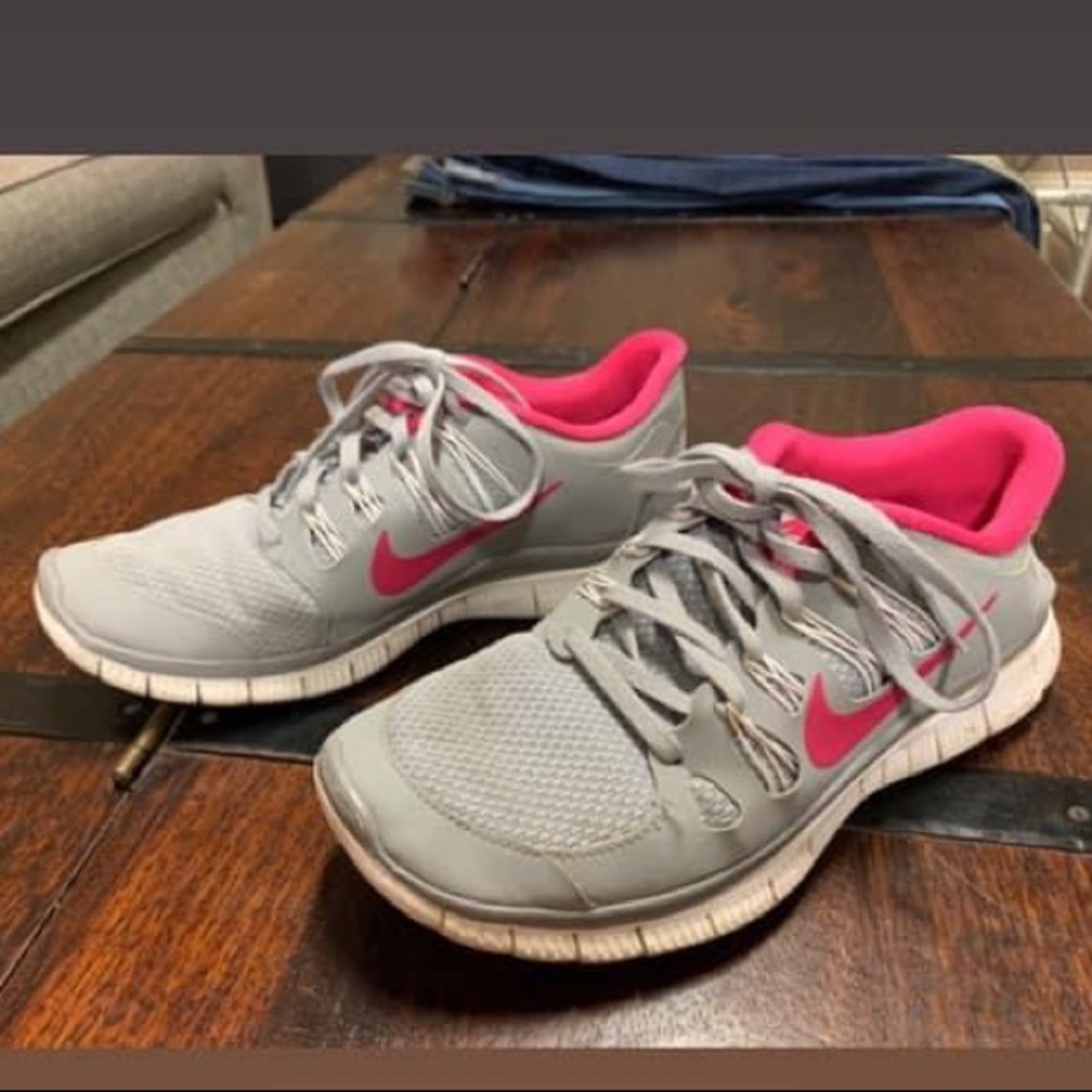 Nike Free Run Tennis Shoes